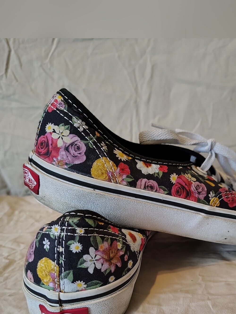 Vans Authentic Lux Floral Canvas Low-Top Sneakers Black & Multicolor Flowers - Picture 2 of 11